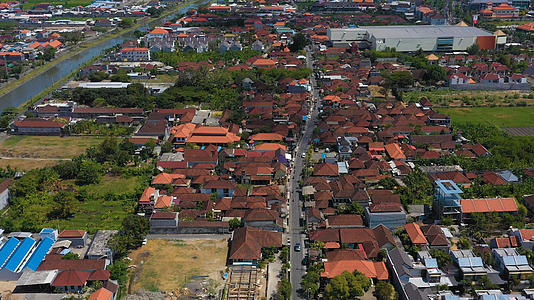 巴厘岛房屋建筑街道马路航拍4K视频的预览图