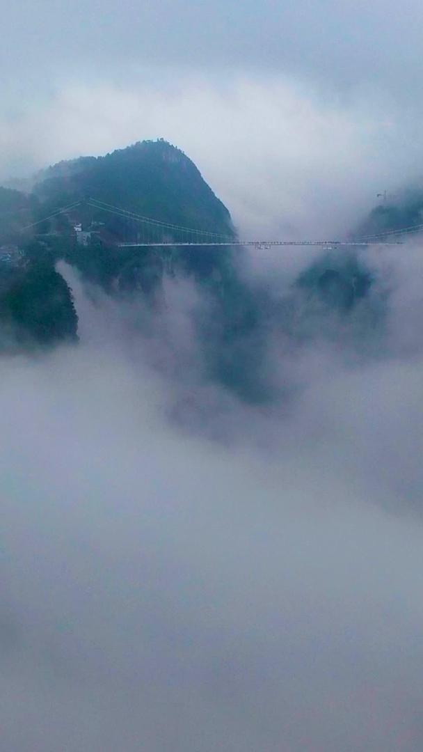 【旅游宣传片】湖南航拍张家界大峡谷玻璃桥合集视频的预览图