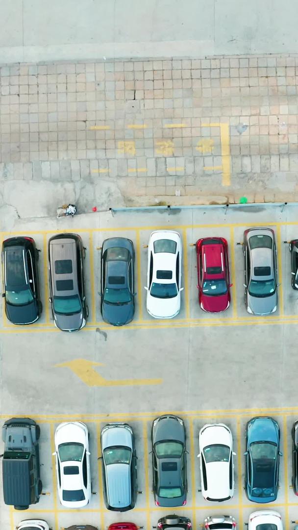 露天停车场视频的预览图
