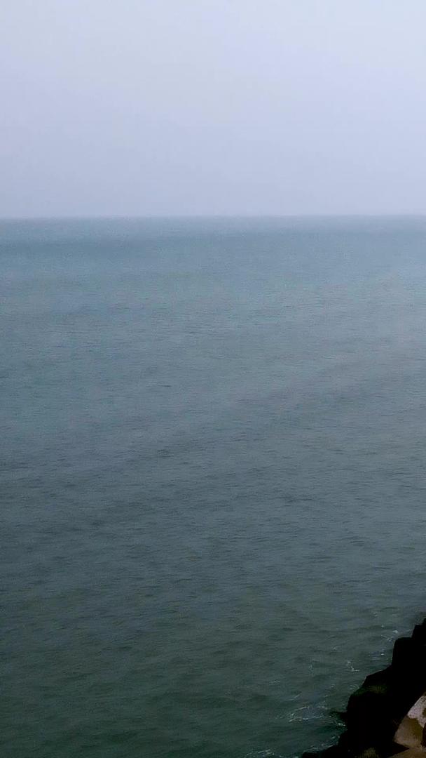 海南神州半岛地标海中灯塔自然风光视频的预览图