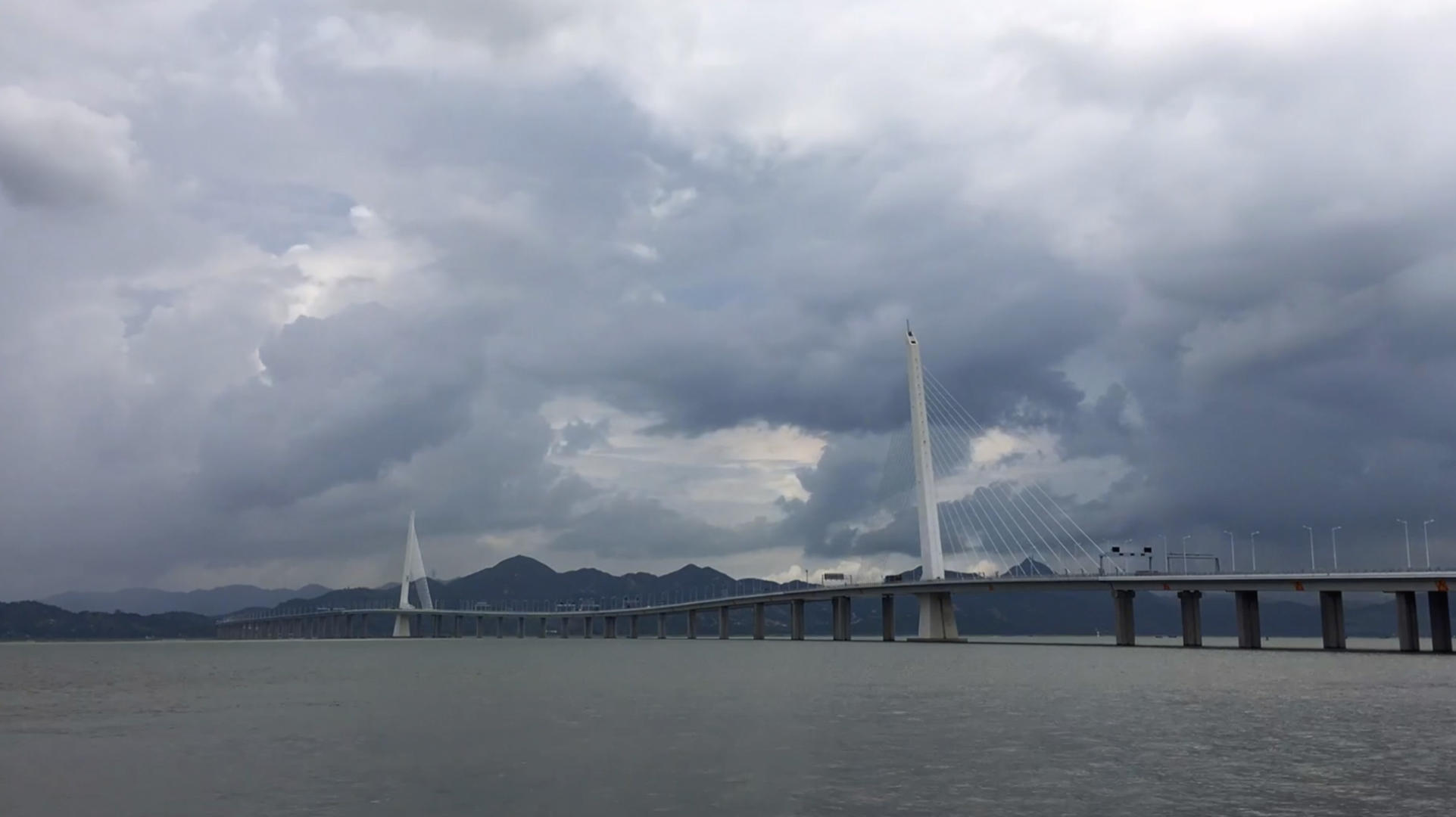 深圳湾大桥延时视频的预览图