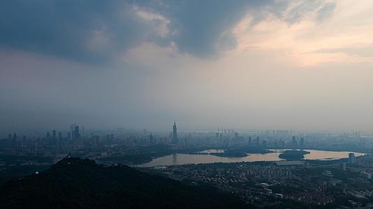 南京紫金山俯瞰城市全景延时视频的预览图