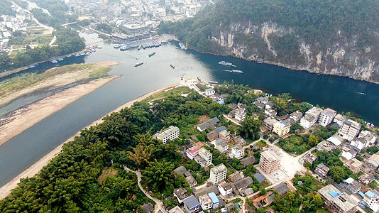航拍广西桂林漓江弯视频的预览图