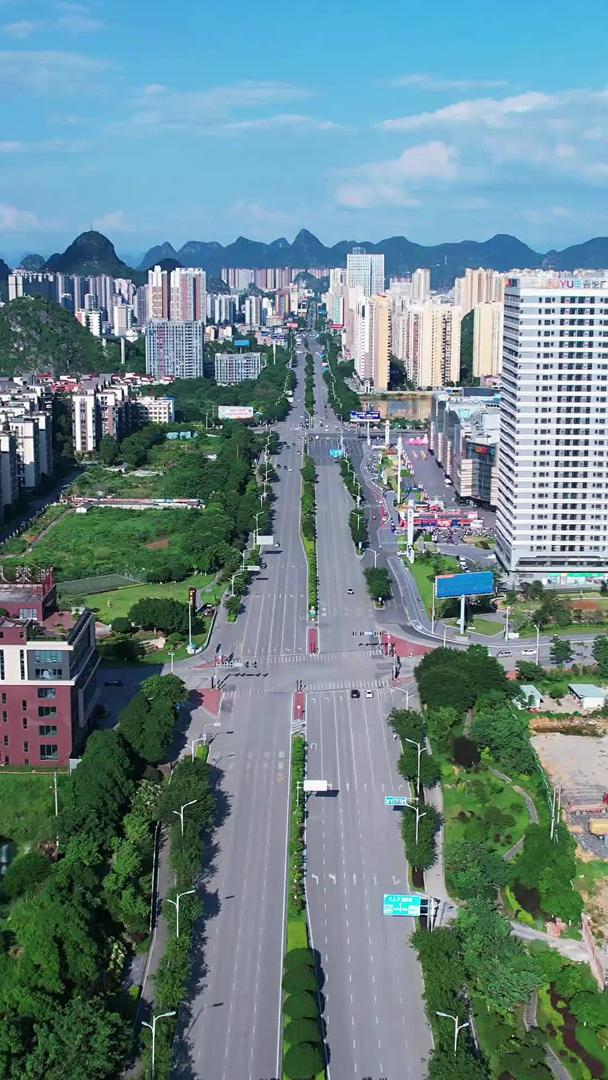蓝天白云桂林临桂新区房地产城市开发与建设航拍视频的预览图
