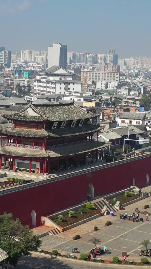 云南建水古城朝阳楼航拍视频视频的预览图