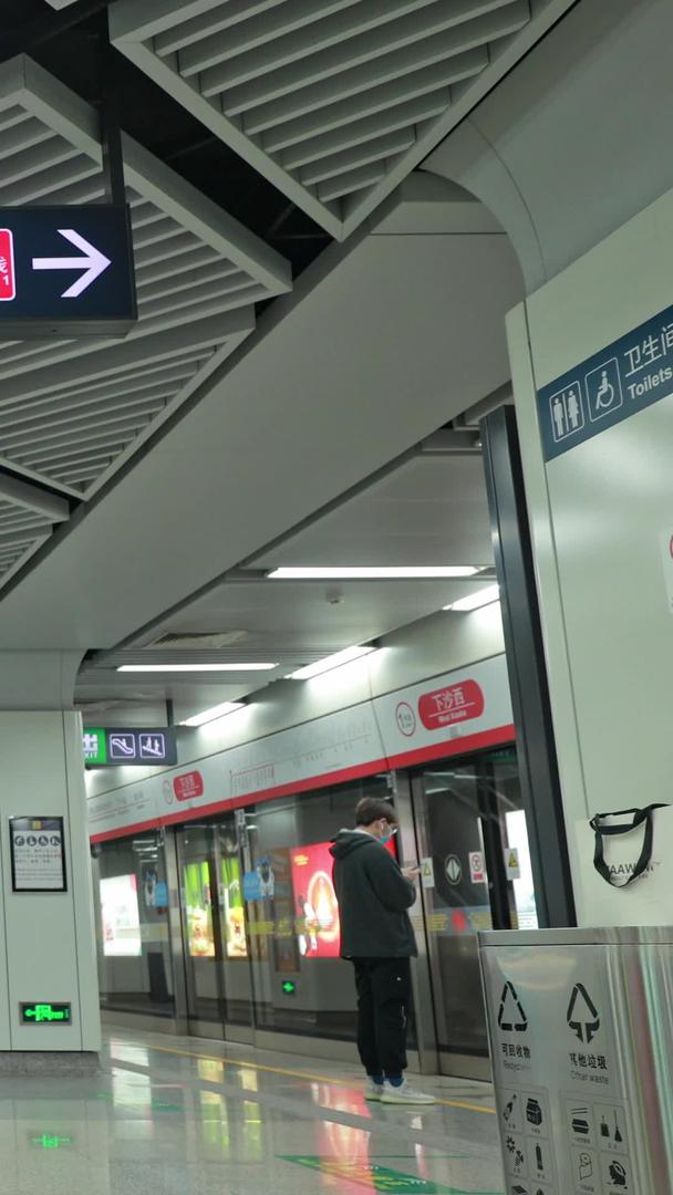 杭州地铁站视频的预览图