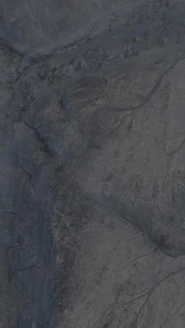 戈壁岩石视频的预览图