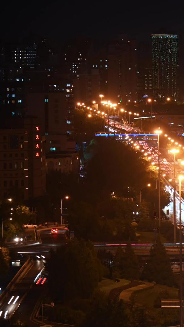 高峰时段北京广渠门桥交通流量视频的预览图