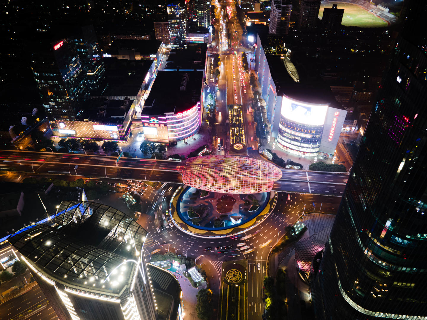 上海五角场车流延时8K视频的预览图
