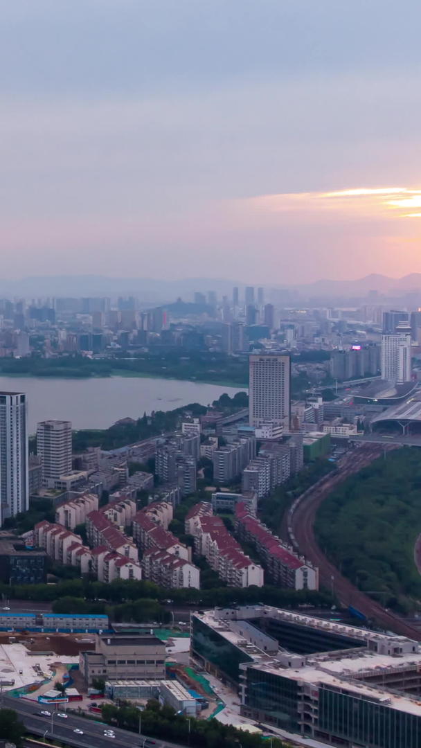 延迟南京新庄立交紫峰城市天际线航拍视频的预览图