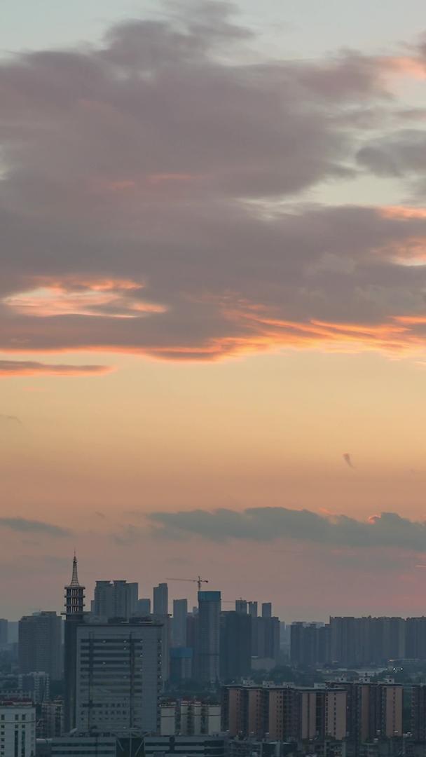 延时摄影城市天际线夕阳夕阳天空自然风光素材视频的预览图