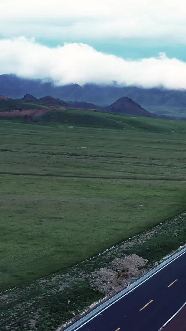 新疆自驾游赛里木湖风景区视频的预览图