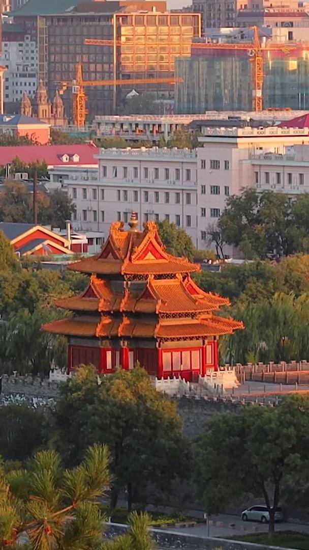 故宫角楼在北京地标夕阳下视频的预览图