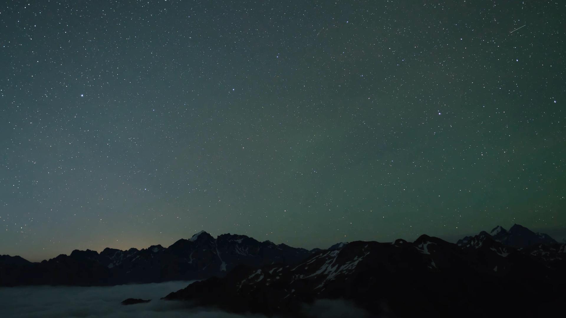 8K雪山云海星空延时视频的预览图