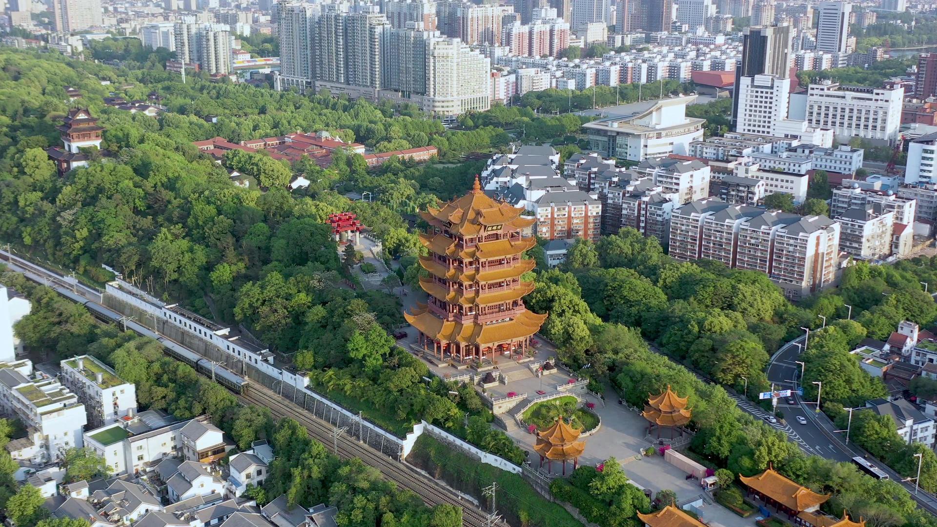 环绕航拍武汉地标黄鹤楼视频的预览图