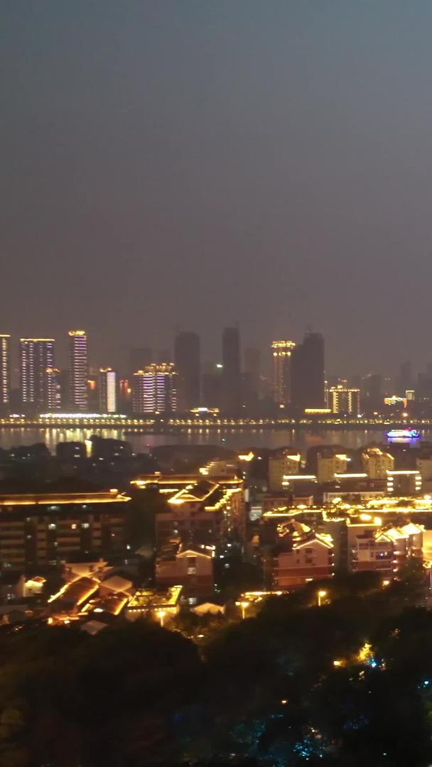 航拍城市风景武汉地标夜景黄鹤楼古建筑灯光素材视频的预览图