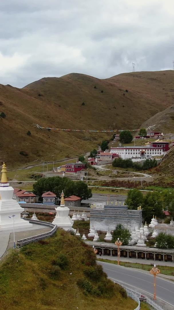 甘孜藏族自治州佛教建筑塔公寺全景视频的预览图