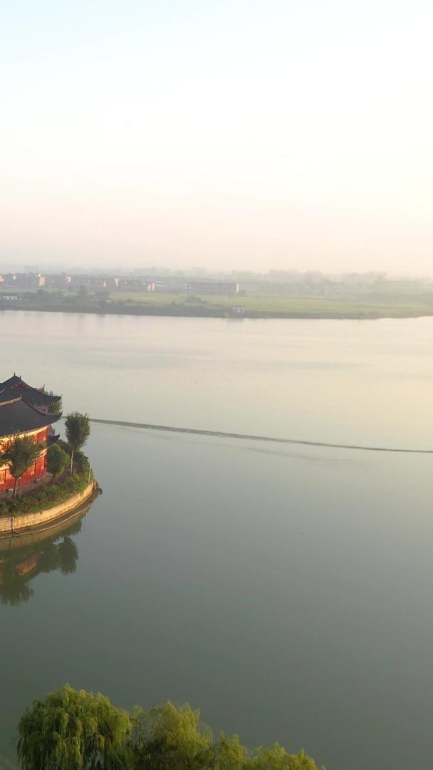 5A安徽阜阳八里河旅游区南湖阁建筑航拍视频视频的预览图