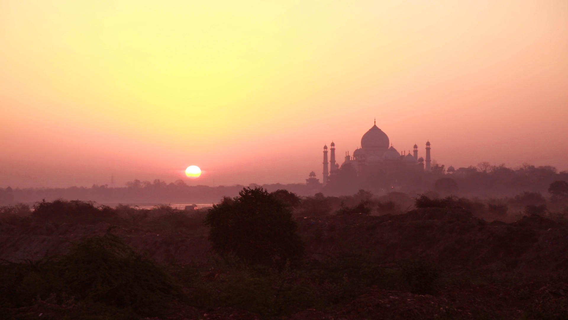 印度泰姬陵欣赏日出延时拍摄视频的预览图