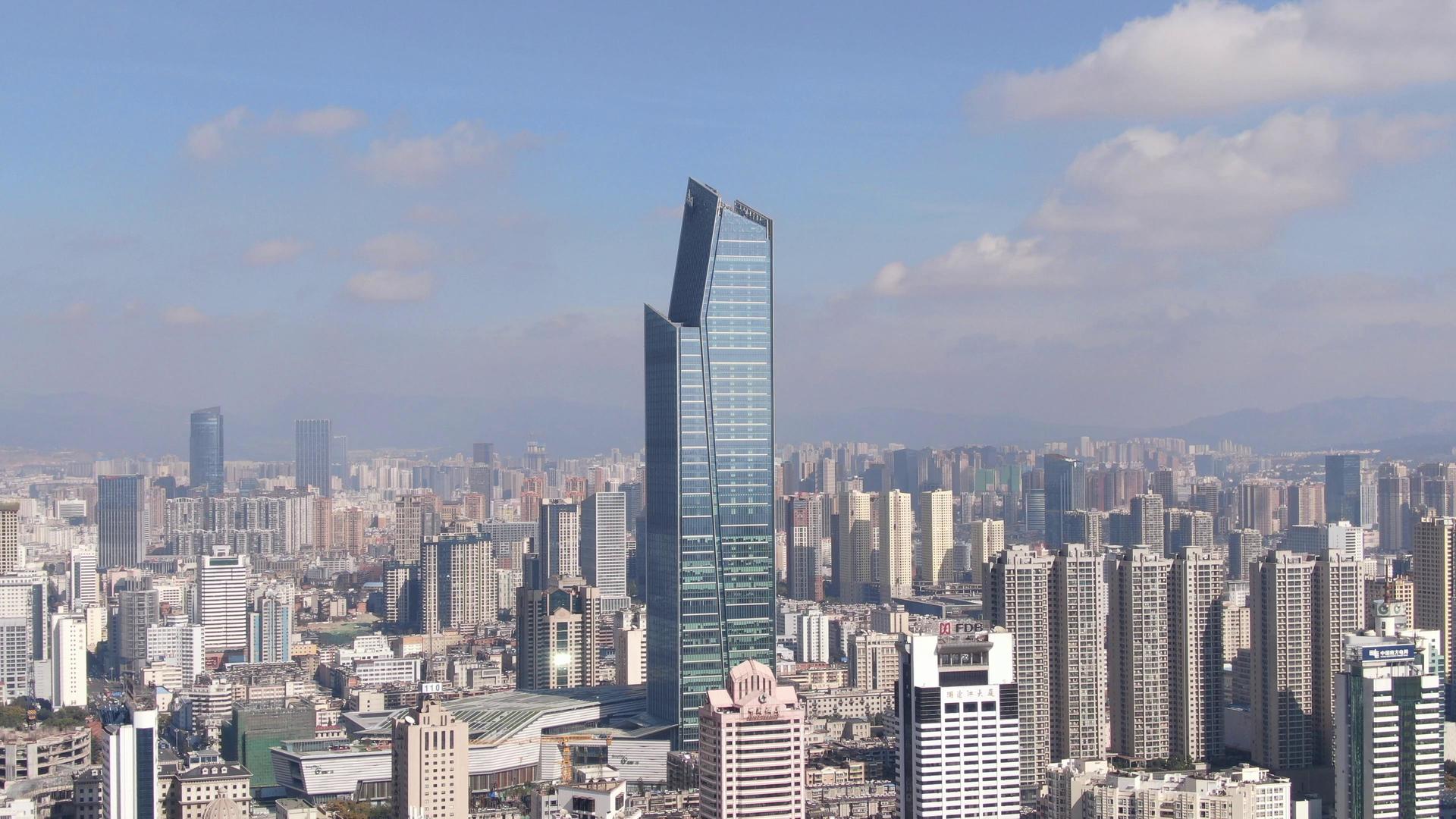 4k航拍云南昆明恒隆广场CBD建筑视频的预览图