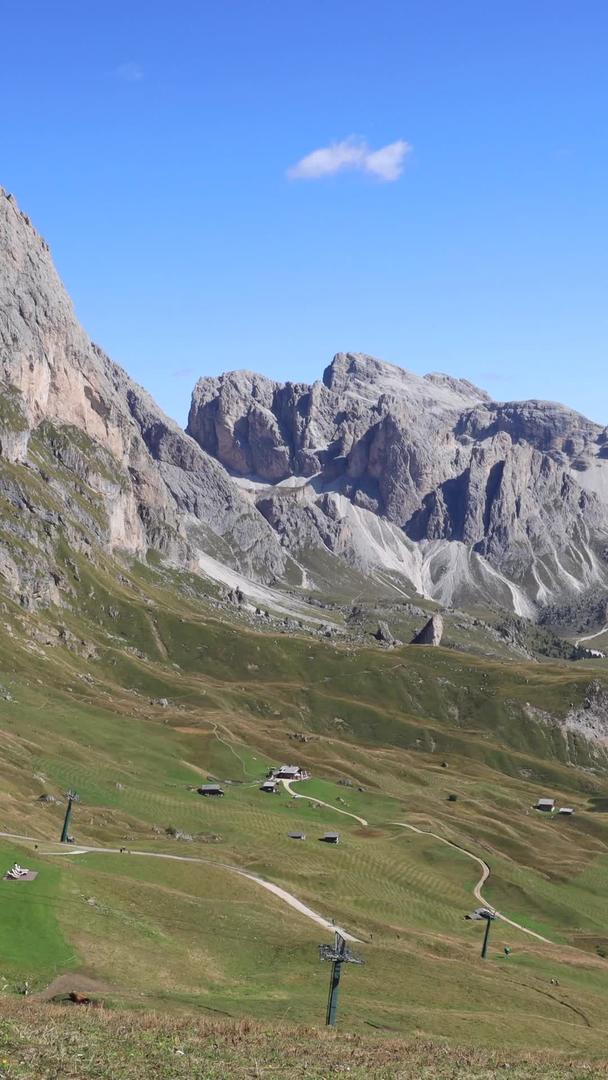 延时视频视频延时视频在意大利阿尔卑斯山多洛米蒂山区山区视频的预览图