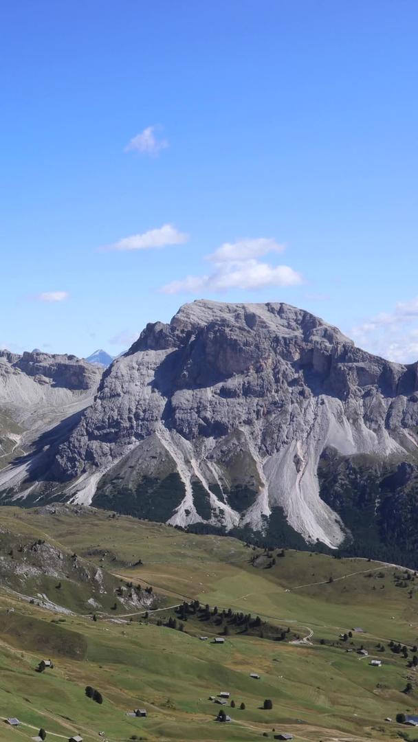 延时视频视频延时视频在意大利阿尔卑斯山多洛米蒂山区山区视频的预览图