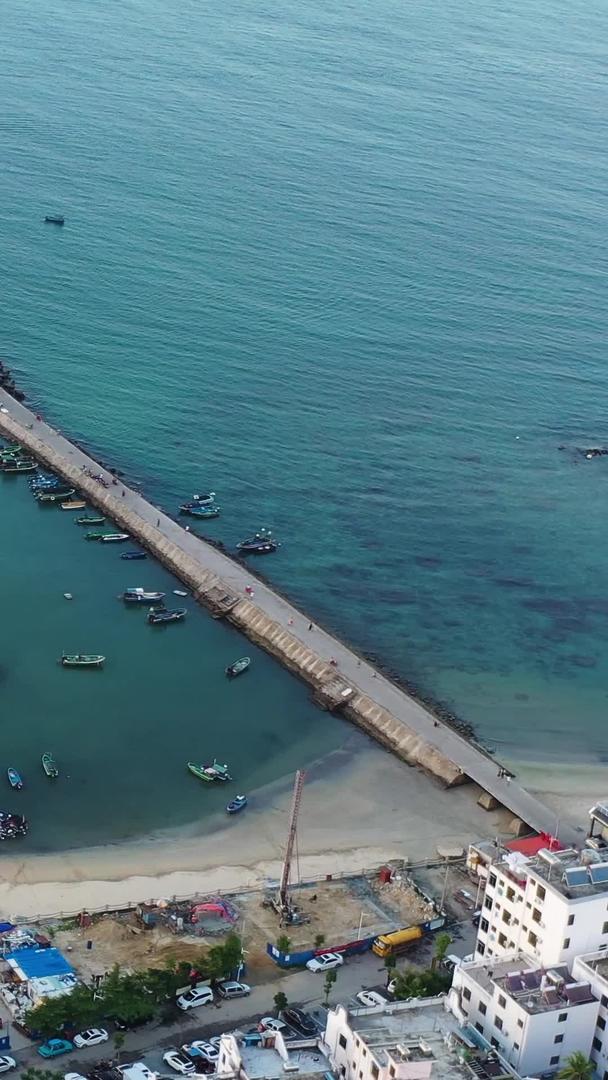 三亚渔村海边码头航拍视频的预览图