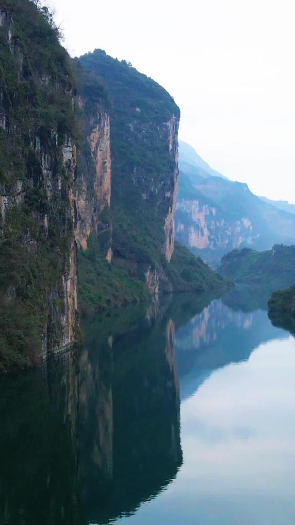 重庆乌江阿蓬江山河自然风光视频的预览图