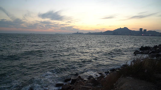 青岛海滨夕阳视频的预览图