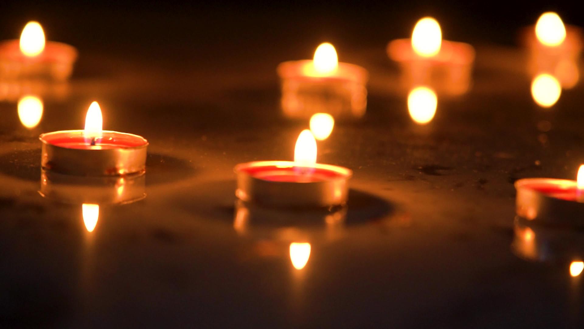 情人节气氛蜡烛表白烛光意境实拍视频视频的预览图