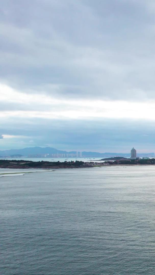 青岛东部城区和奥帆中心码头航拍晚霞视频的预览图