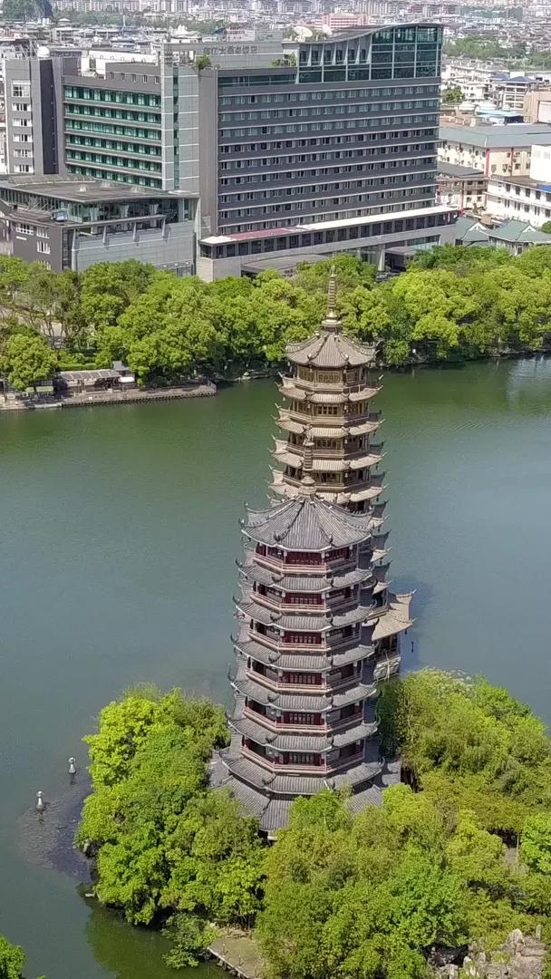 桂林高清航拍旅游胜地两江四湖日月双塔视频的预览图