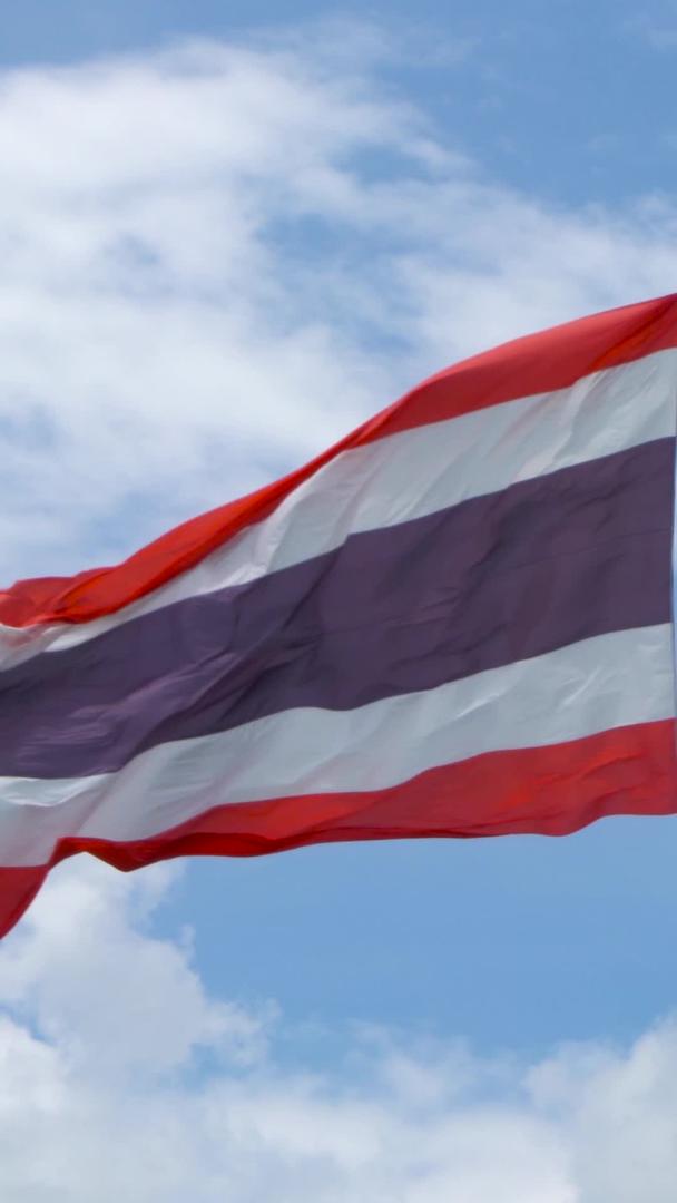 泰国国旗在天空下飘扬收集集集视频的预览图
