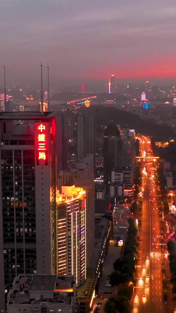 武汉内环武珞路城市夜晚视频的预览图