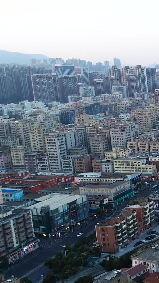 深圳市龙华区城中村小产权建筑群航拍视频的预览图