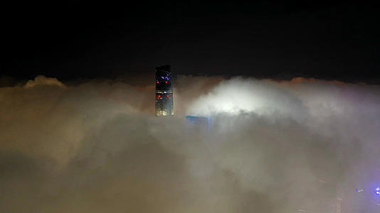云海下的魔都航拍延时视频的预览图