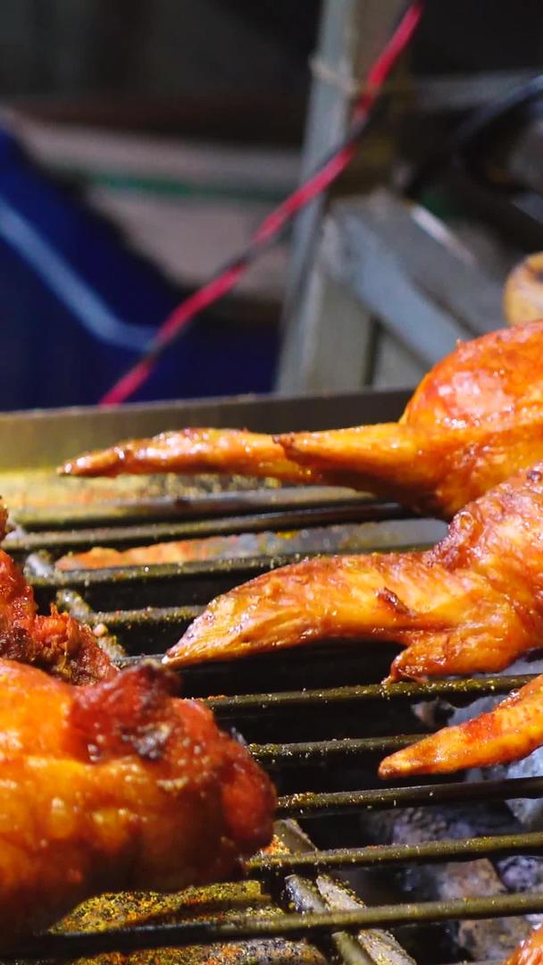 城市美食街中式美食小吃鸡翅包饭烧烤素材视频的预览图