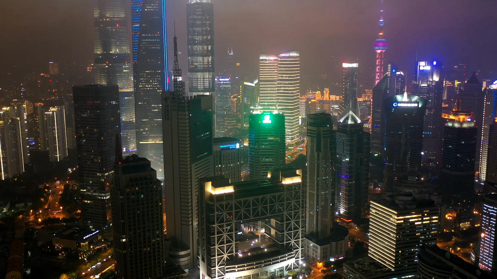 云海下的上海金融区航拍延时视频的预览图