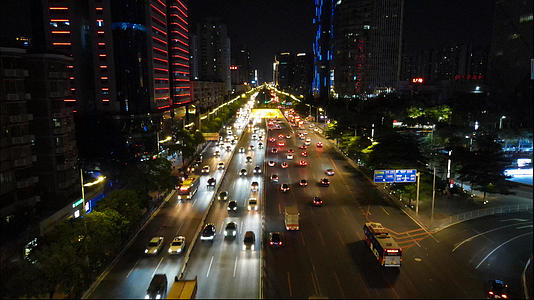 4k高清航拍广州城市夜景车流交通车水马龙视频的预览图