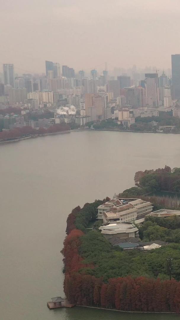 武汉城市绿肺东湖视频慢镜头航拍视频的预览图