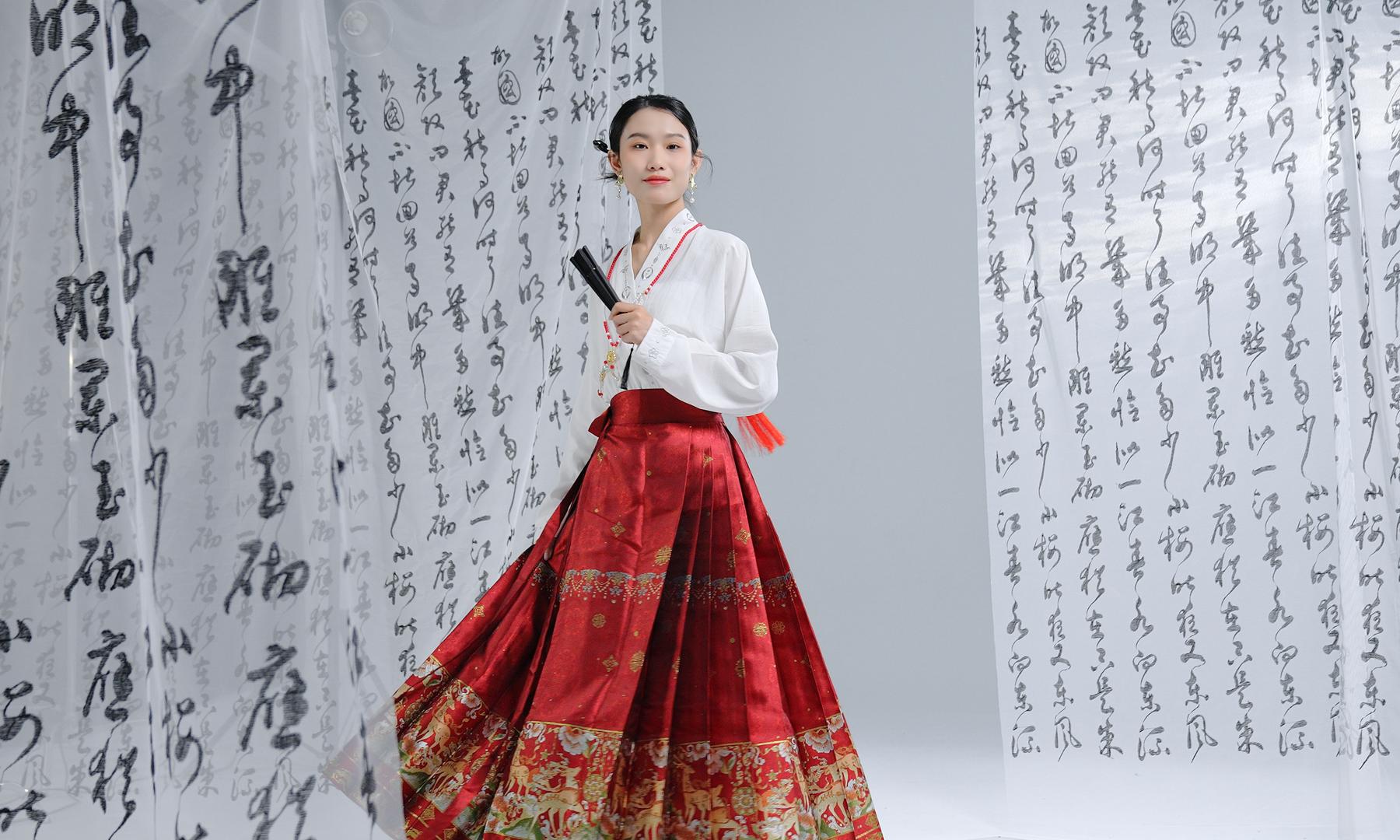 中国风马面裙古风美女视频的预览图