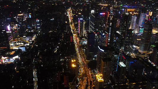 4k高清航拍广州城市夜晚交通车流道路视频的预览图