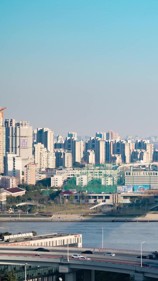 黄浦江船舶交通延迟摄影上海南浦大桥白天车流视频的预览图