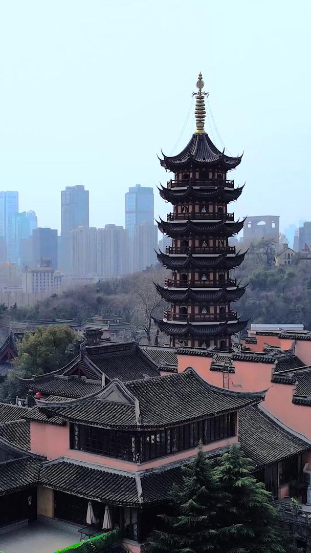 航拍南京地标景区鸡鸣寺景区1视频的预览图