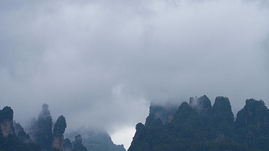 延时摄影城市旅游湖南5A级景区张家界自然风光天空晨雾4k素材视频的预览图
