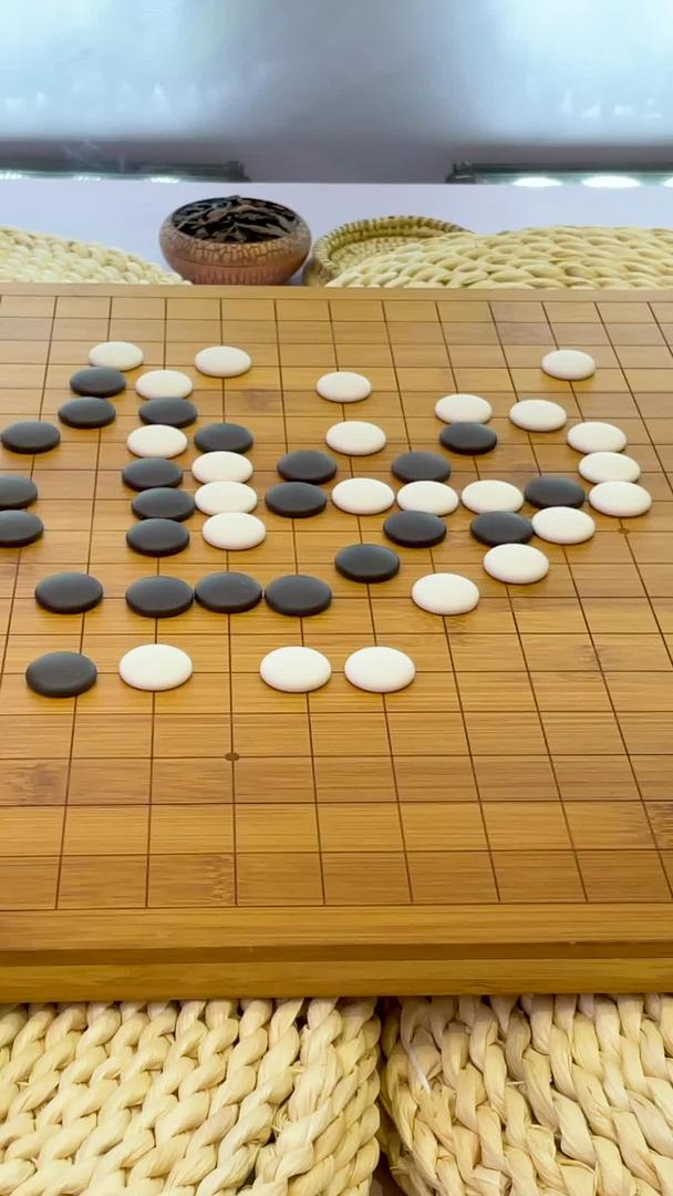 实拍素材下围棋五子棋视频的预览图