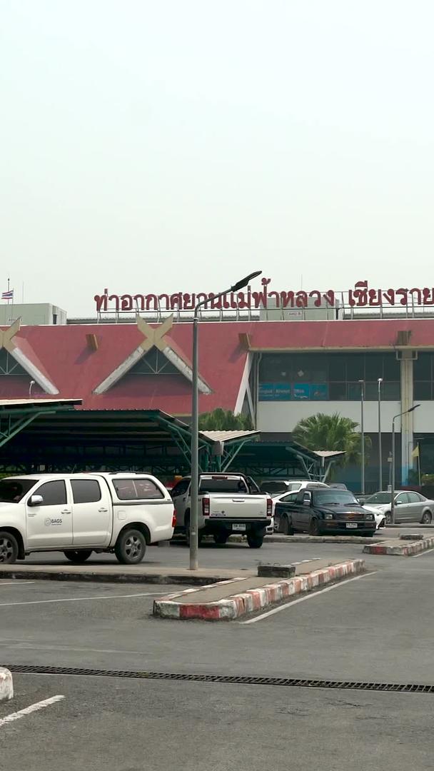 清莱机场聚集在泰国北部视频的预览图