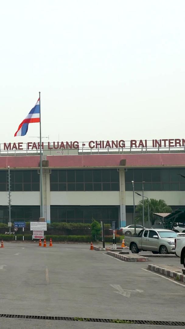 清莱机场聚集在泰国北部视频的预览图