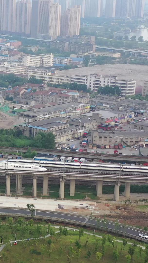 武汉三环和高铁航拍视频的预览图