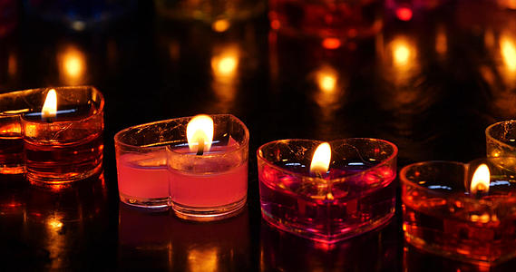 4K爱心祈福浪漫蜡烛烛火祈愿祈祷清明节祭奠视频的预览图